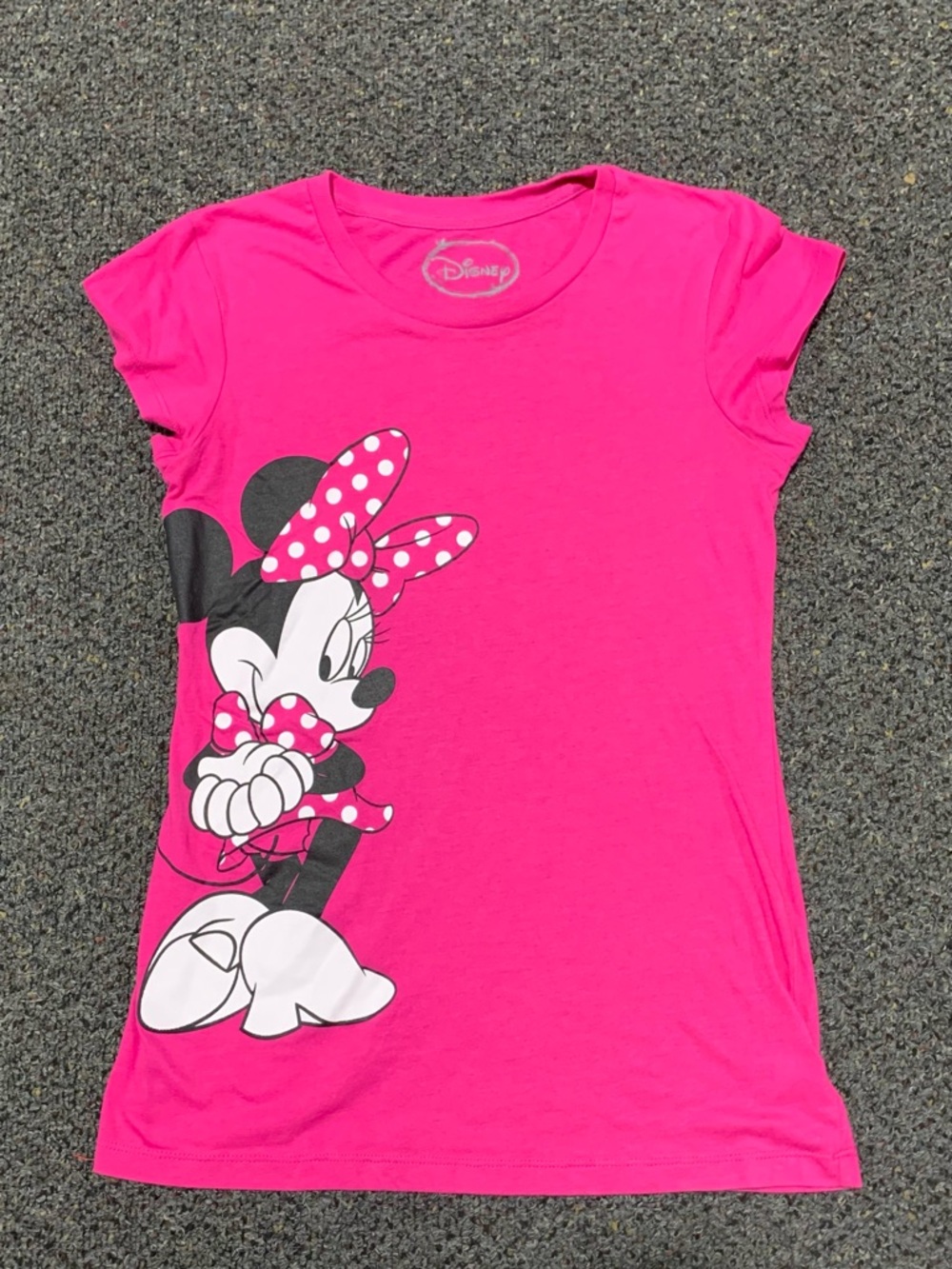 Minnie Mouse junior women size medium (7/9) pink tee shirt